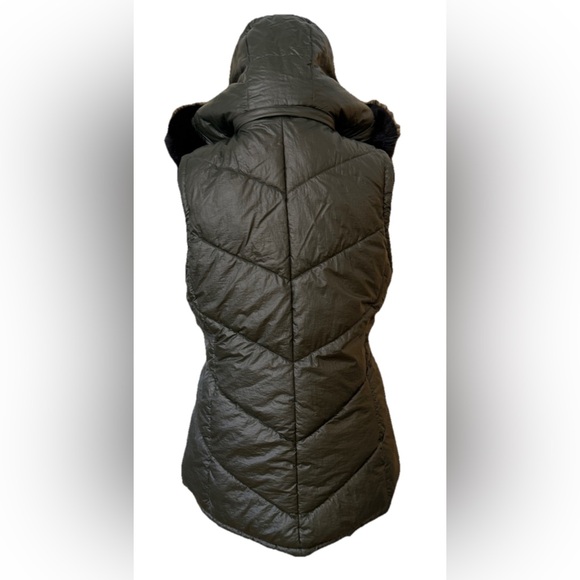NWOT🔥Michael Kors Puffer Vest Faux Fur Lining - Picture 9 of 16